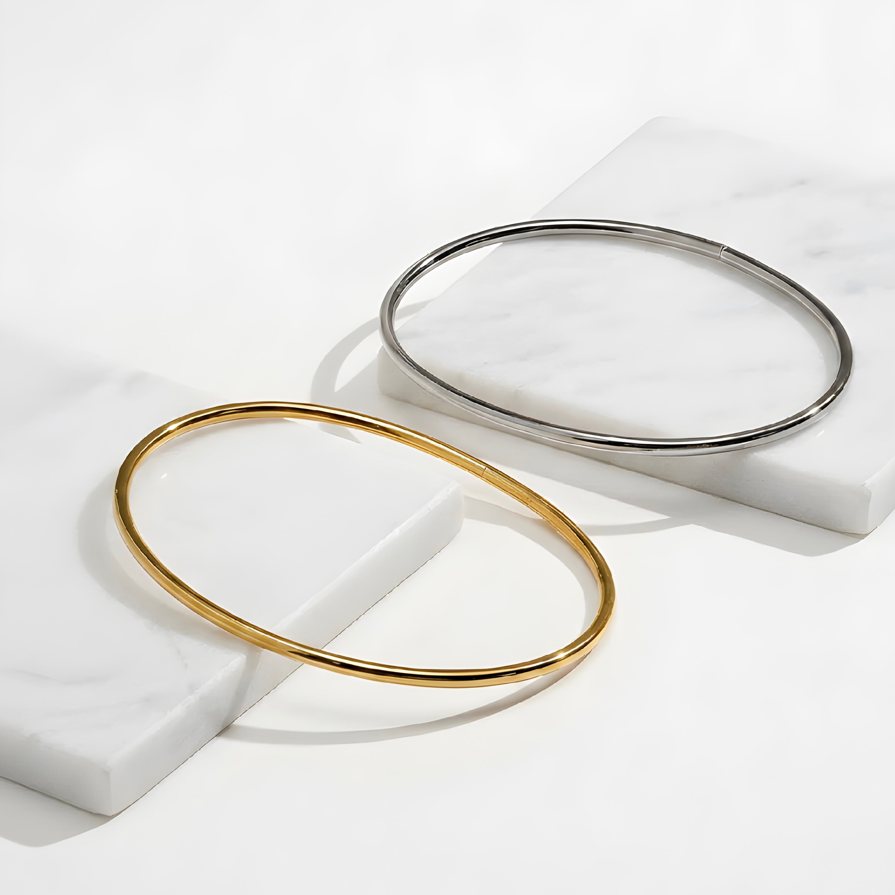 Lightweight gold & platinum plated oval anklets