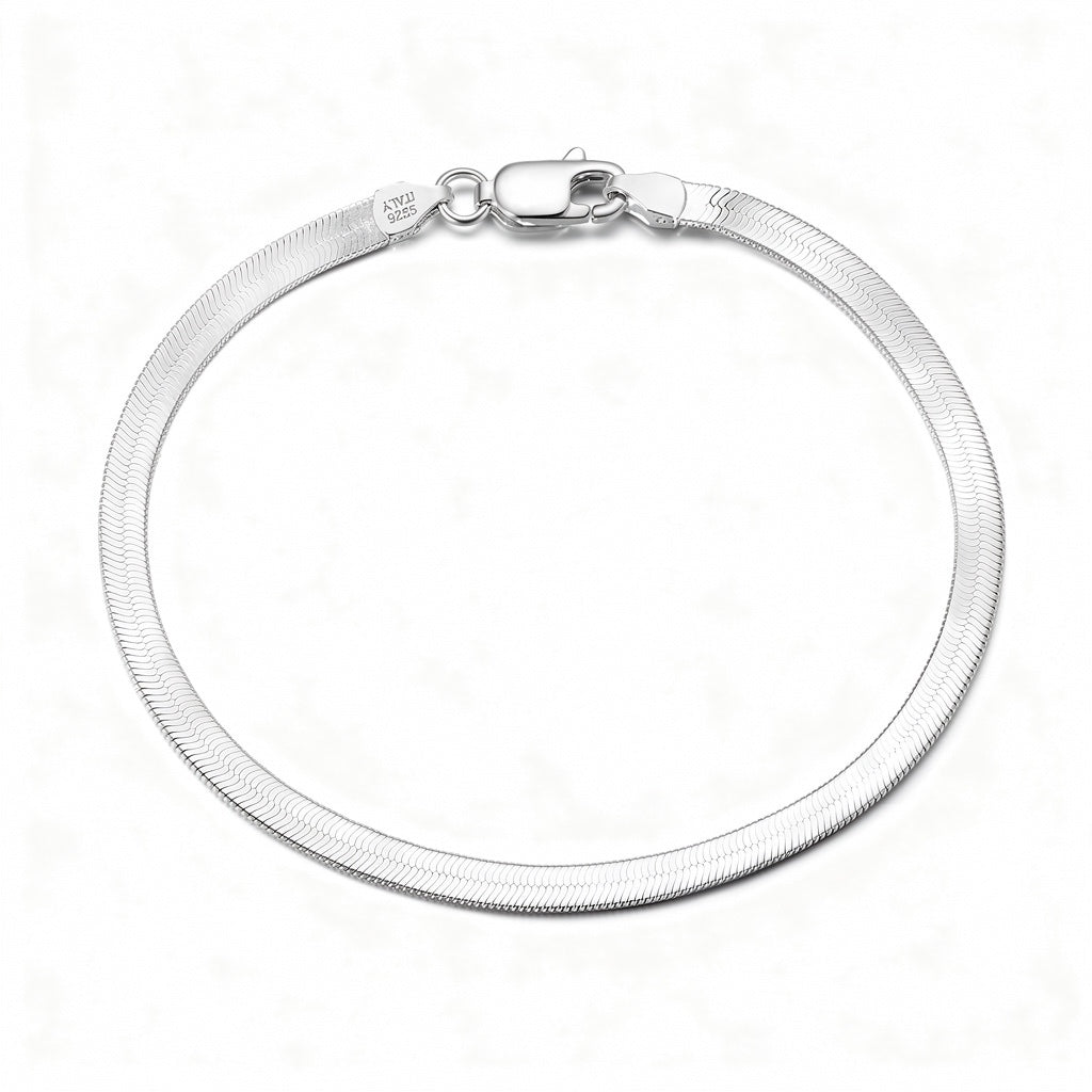 Mini Andy bracelet in silver tone with slim, flat chain and lobster clasp