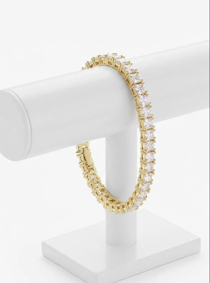 Gold-plated tennis bracelet with square cubic zirconia stones 