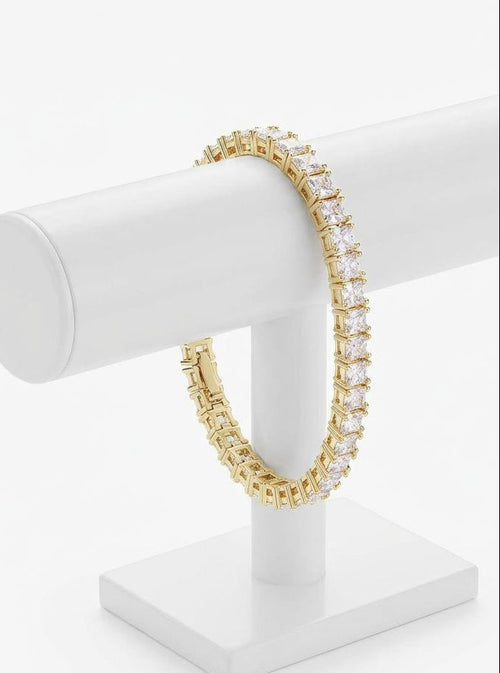 Gold-plated tennis bracelet with square cubic zirconia stones 